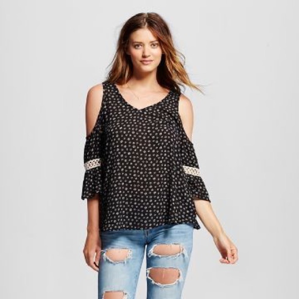 MOSSIMOS COLD SHOULDER TOP! - Picture 2 of 7